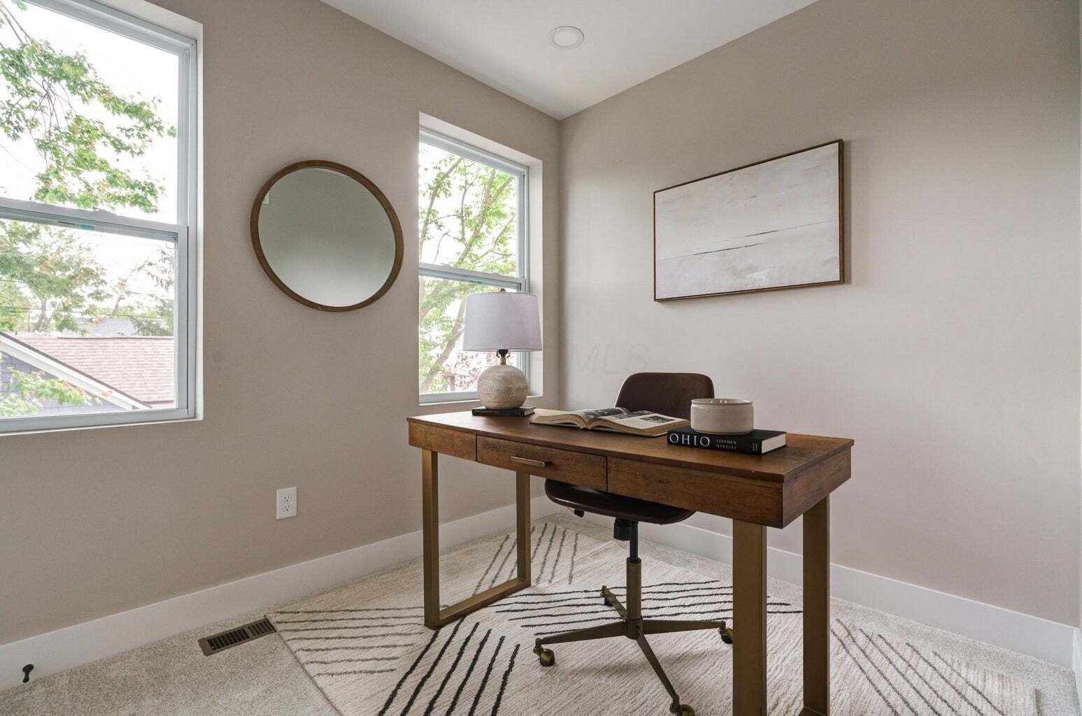 Building Photo - 2589 Dayton Ave