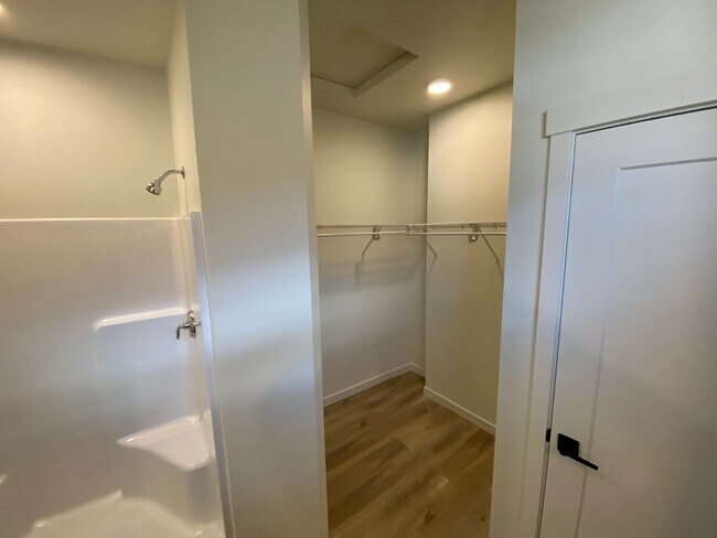 Building Photo - Newer Home for Lease! 3br 3ba