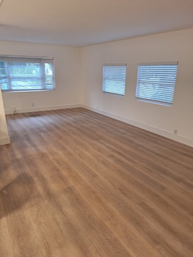 Building Photo - 1115 Calder Rd