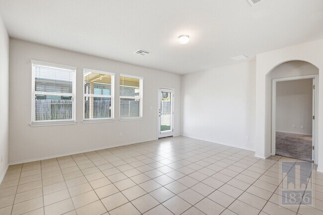 Building Photo - 729 Manzano Ln