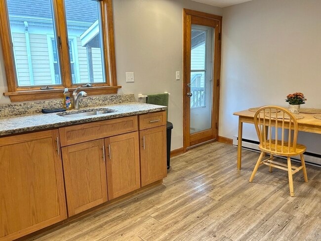 Building Photo - 13 Princeton St