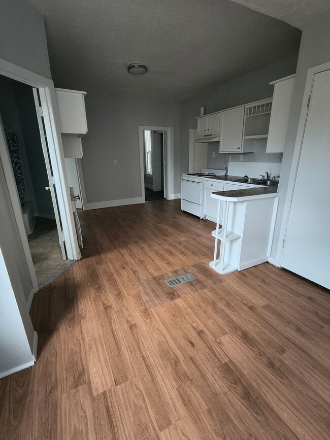 Building Photo - Cozy 3 Bedroom in Southside Council Bluffs!