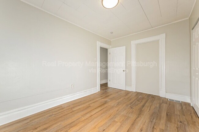 Building Photo - 2233 Milligan Ave