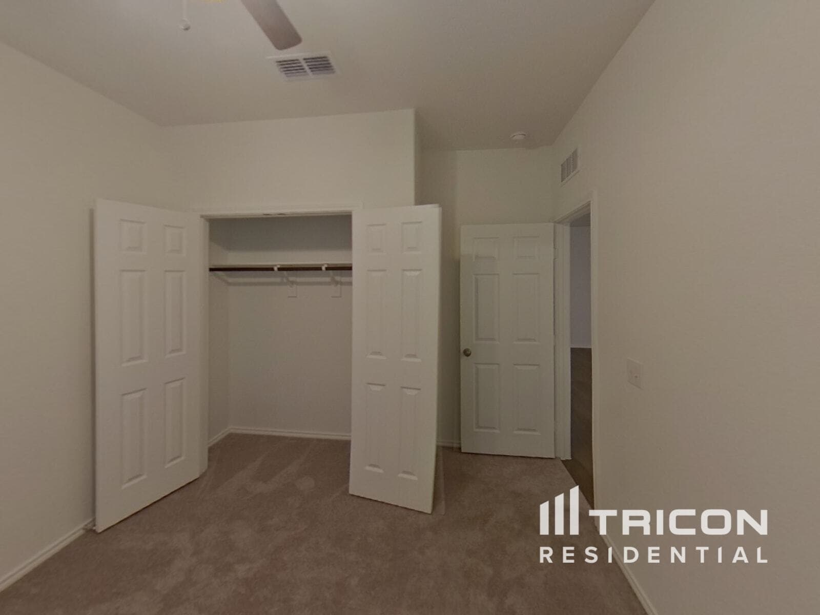 Building Photo - 2415 Carlow Ln