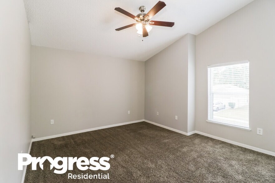 Building Photo - 30249 Birdhouse Dr