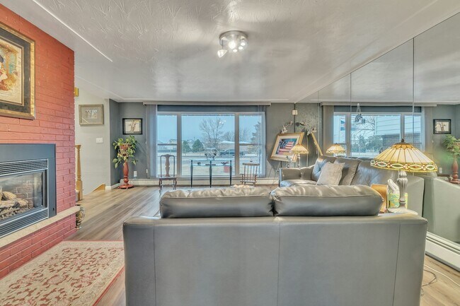 Building Photo - 10240 Potomac St