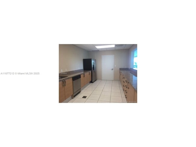 Building Photo - 2101 Brickell Ave