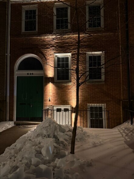 Building Photo - 624 G St SW