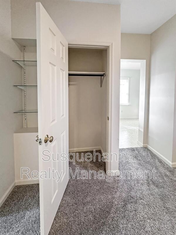 Building Photo - 339 E Derry Rd