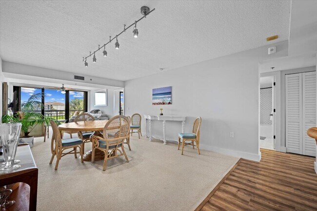 Building Photo - 201 S Seas Dr