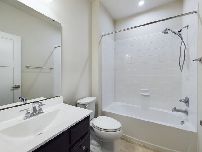Building Photo - 537 Crofton Village Terrace