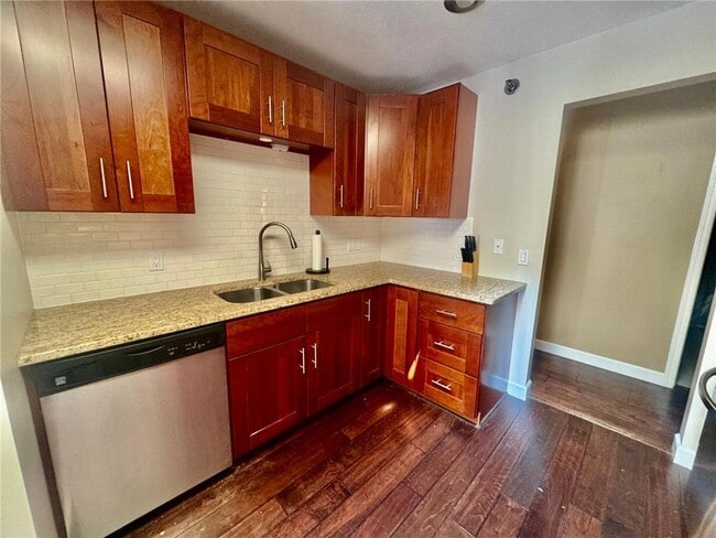 Building Photo - 2575 Heritage Dr
