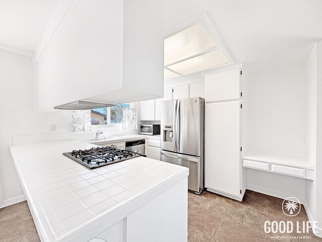 Building Photo - Beautiful 3BD/2BA House in Encanto W/ A/C, W/D, 2-Car Garage, Large Front & Backyard!