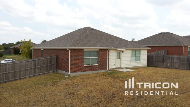 Building Photo - 704 River Run Dr