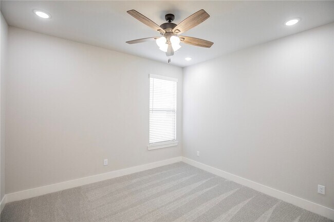 Building Photo - 7843 Range