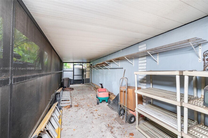 Building Photo - 1832 SW 62nd Pl