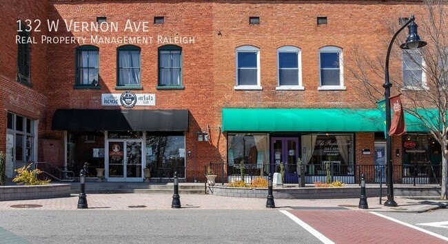 Building Photo - 132 W Vernon Ave