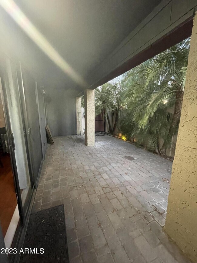 Building Photo - 1730 W Emelita Ave