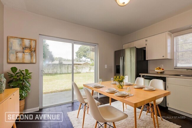 Building Photo - 3809 Pinedale St