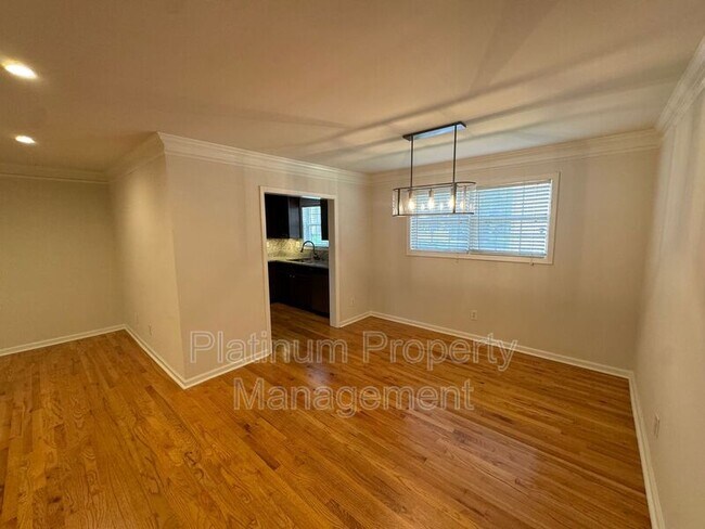 Building Photo - 311 Peachtree Hills Ave NE