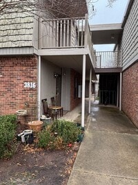Building Photo - Convenient 1BR - Prime Location & Community Pool!