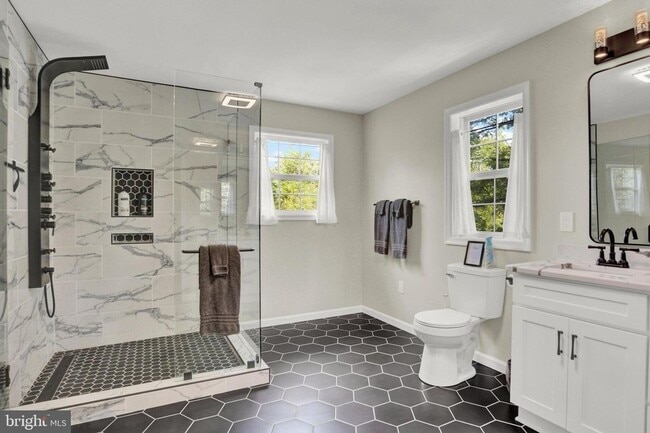 Building Photo - Spacious 4BR House in Lewisberry