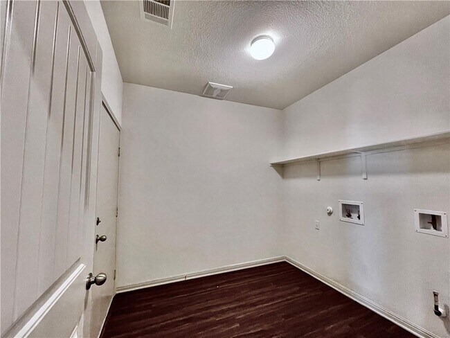 Building Photo - 18301 Calasetta Dr