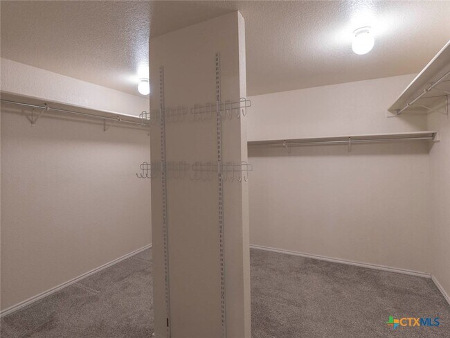 Building Photo - 424 Copper Hill Dr