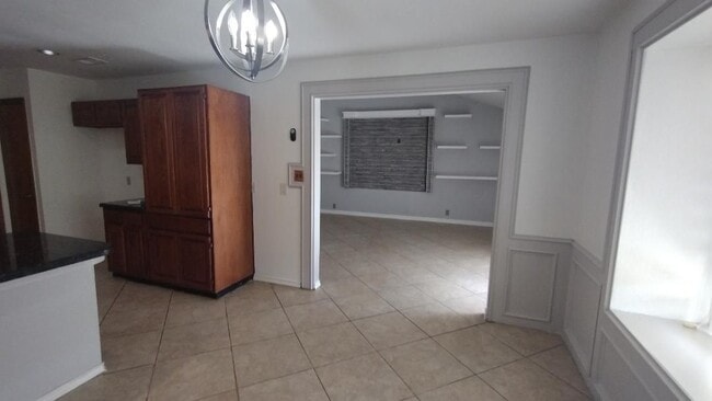 Building Photo - 4834 Las Palomas St