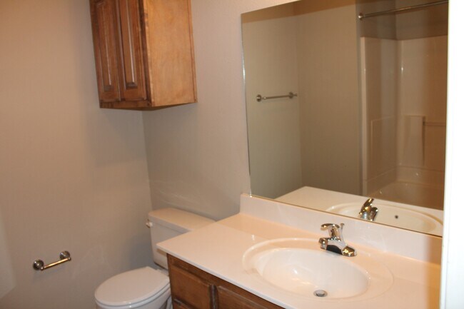 Building Photo - 3077/3079 SS