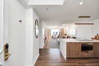 Building Photo - 1300 Lamar St