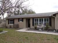 Building Photo - Charming 3-Bed, 2-Bath Pool Home in Desirable Winter Springs