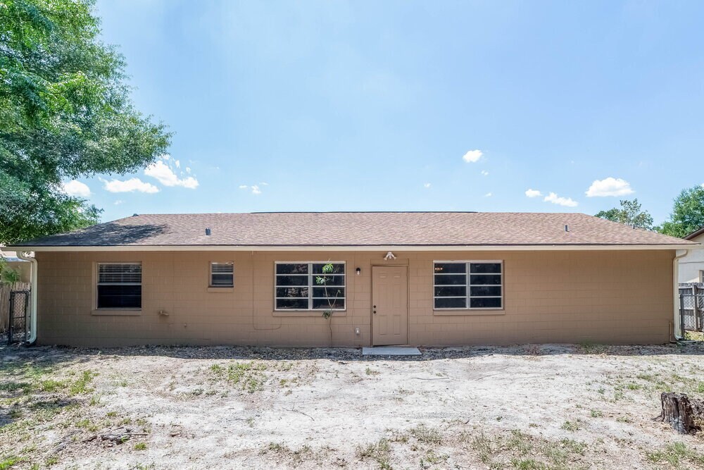 Building Photo - 2429 Franklin Dr