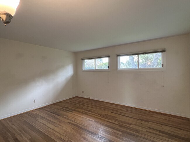 Building Photo - 2934 Lupin Ln
