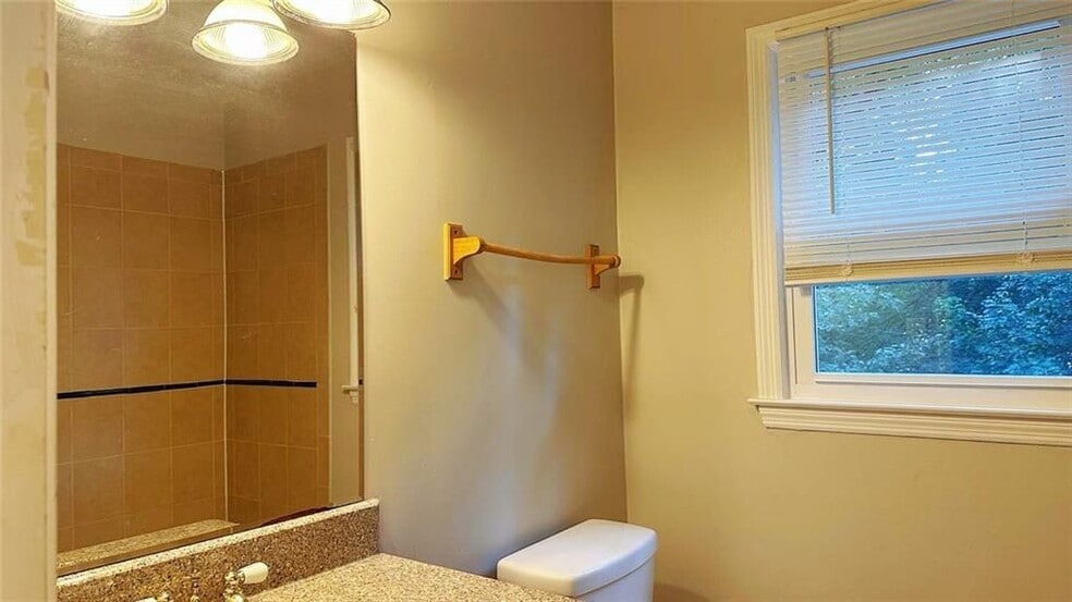 Building Photo - 1645 Bill Murdock Rd