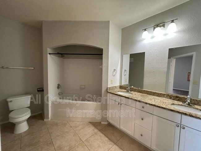Building Photo - 132 Vista Verdi Cir