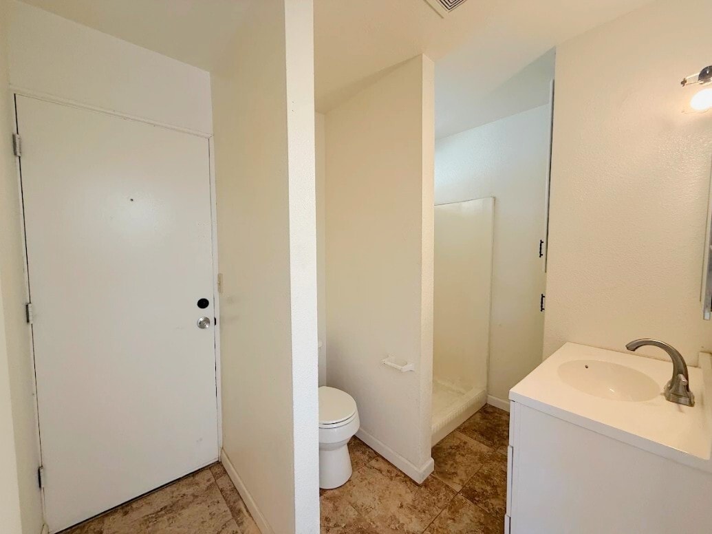 Building Photo - 455 Columbia Ave