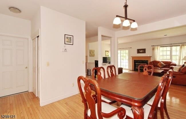 Building Photo - 173 Raymound Blvd