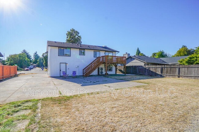 Building Photo - 819 SE Olympia Dr
