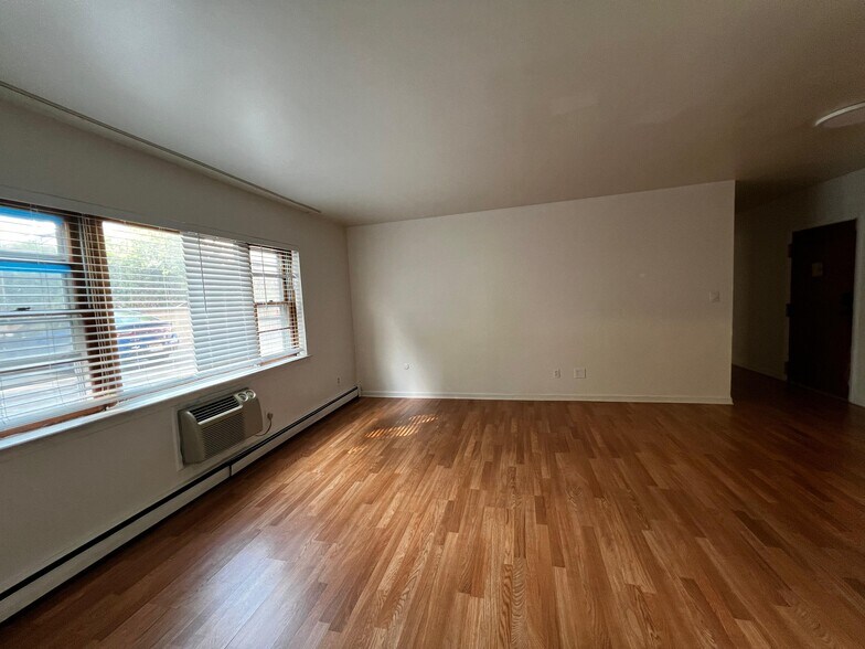 Building Photo - 475 Elm Street