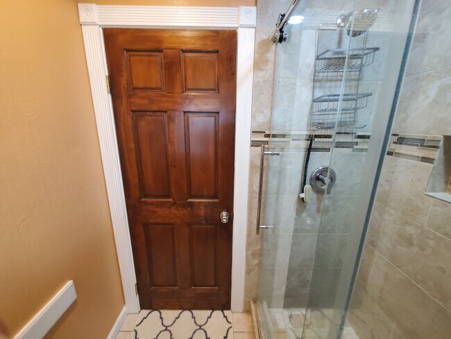 Building Photo - 8423 Tuxford