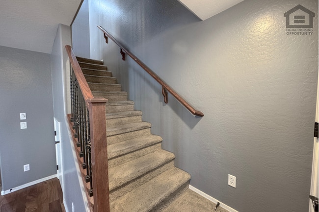 Building Photo - 3Bed/2.5Bath Three-Story Townhouse in Vistancia! Ready for Immediate Move-In! – 2 CAR GARAGE!