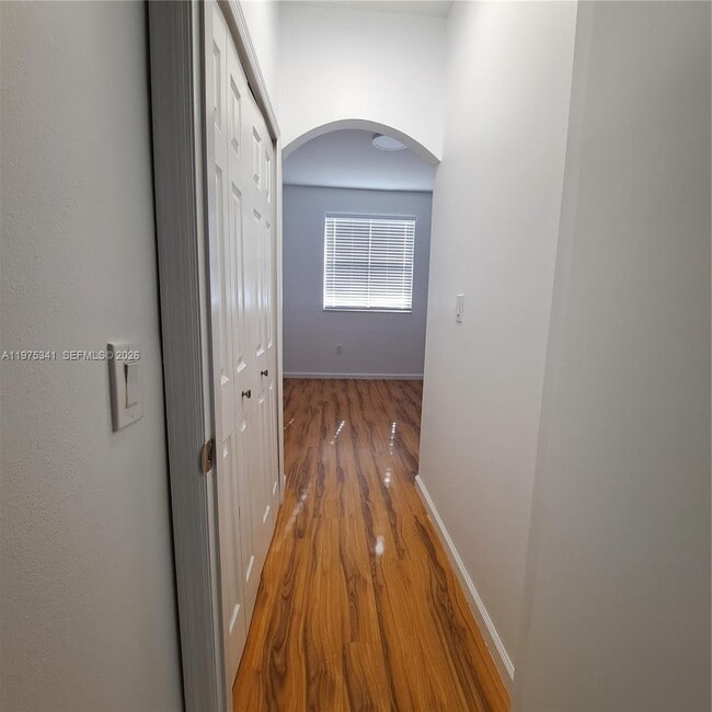 Building Photo - 642 SW 106th Ave