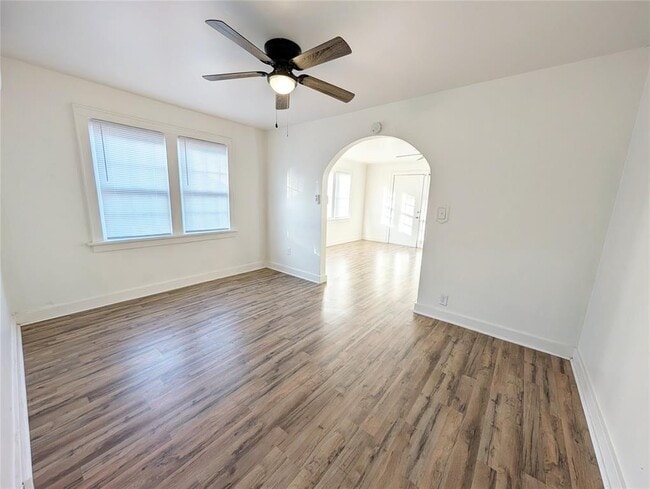 Building Photo - 1500 N Drexel Blvd