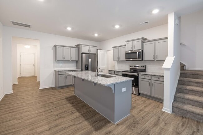 Building Photo - 3 br townhome Walking Distance to Downtown Albemarle! Ready now!