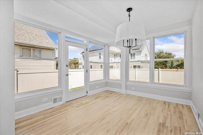 Building Photo - 2000 Ocean Blvd