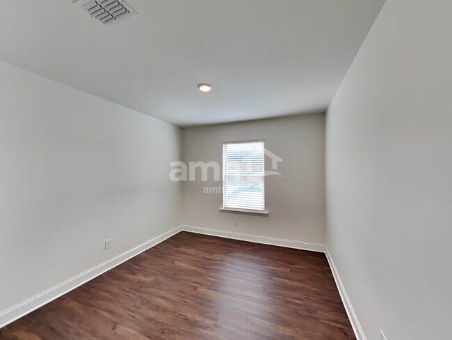 Building Photo - 893 Headland Wy