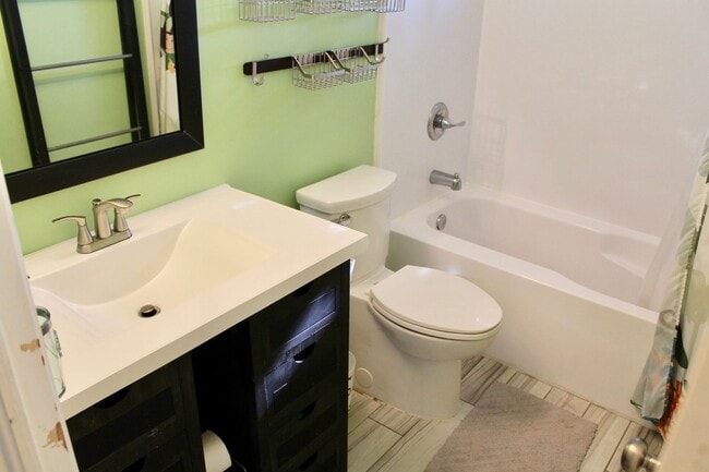 Building Photo - 4705 Nuttfield Ln