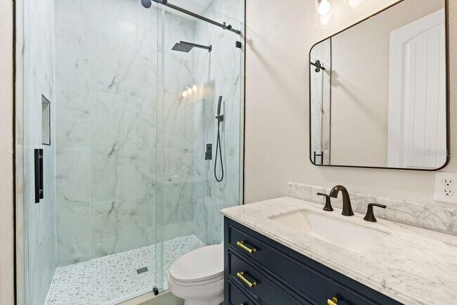 Building Photo - 9586 Meadow Hunt Way