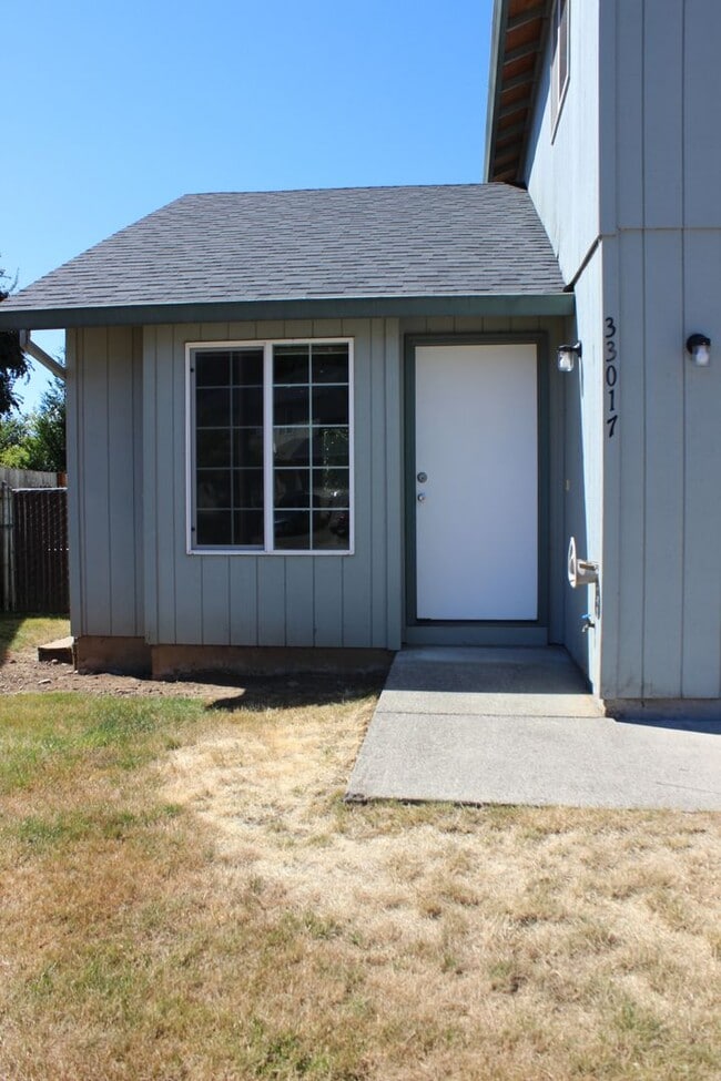 Building Photo - 4 br, 2.5 ba home in Scappoose neighborhood